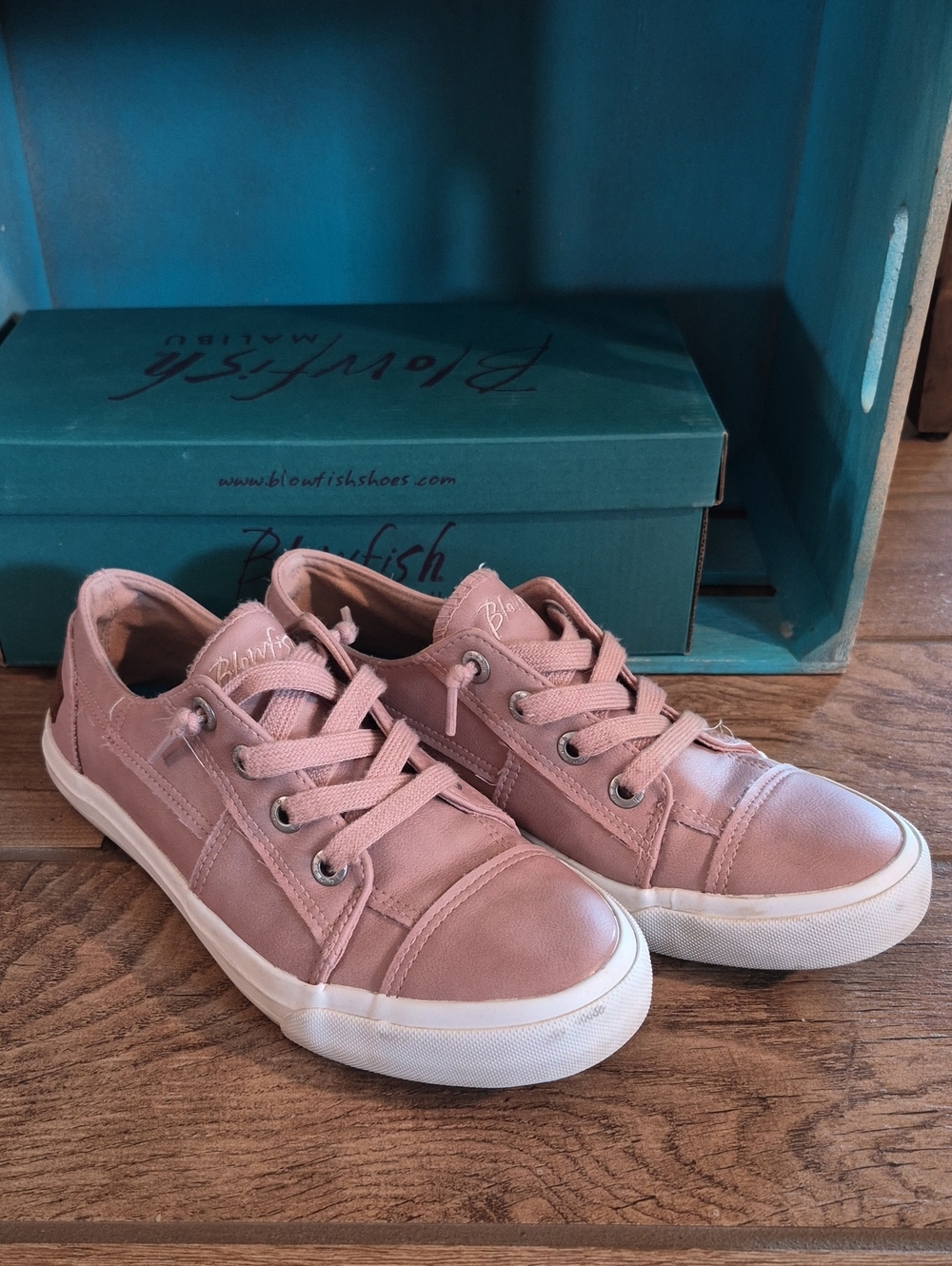 9 Blowfish Mauve Pink Sneakers